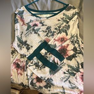 Maurice’s 3/4 length floral tee